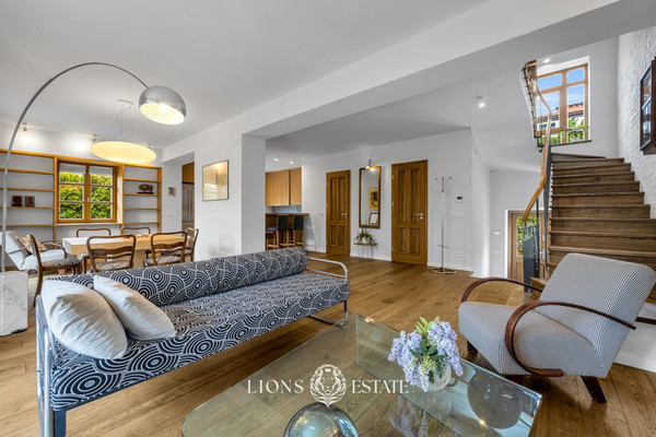 Shtëpi, 250 m², tokë 630 m²