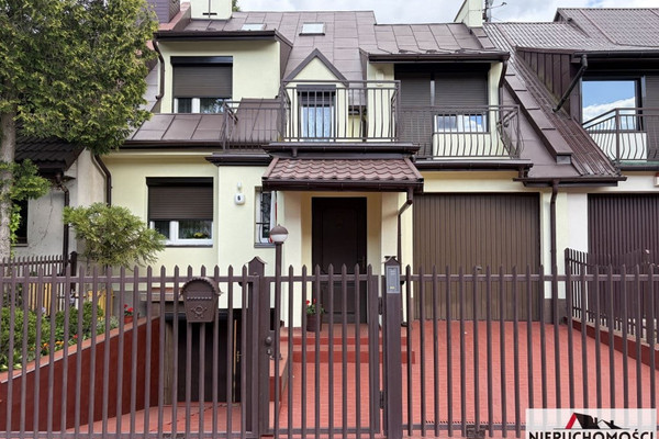 House, 220 m², land 270 m²