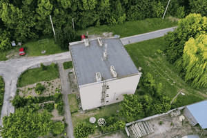 Mieszkanie 52 m2 + 2 piwnice + domek gospodarczy z ogródkiem / całość 116 m2