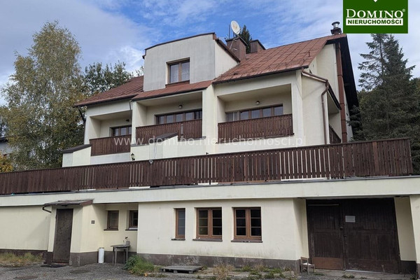 Casa, 672 m², terreno 1522 m²