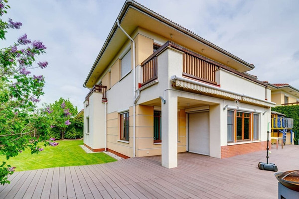 Haus, 250 m², Grundstück 700 m²