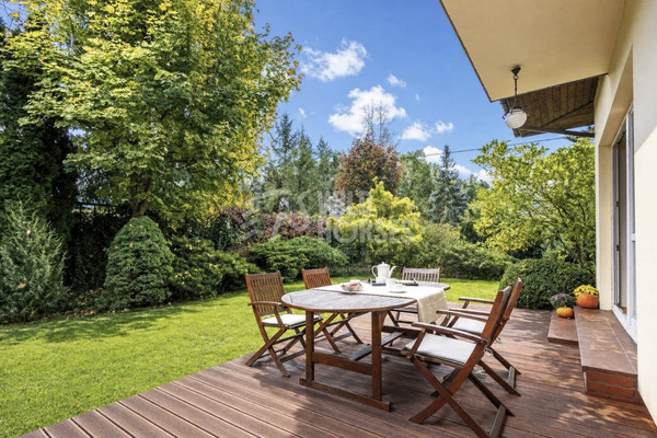 Casă, 277 m², teren 800 m²
