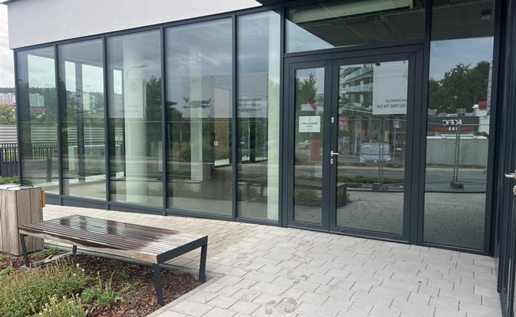 Lokal handlowy, usługowy do wynajęcia - Widok 2