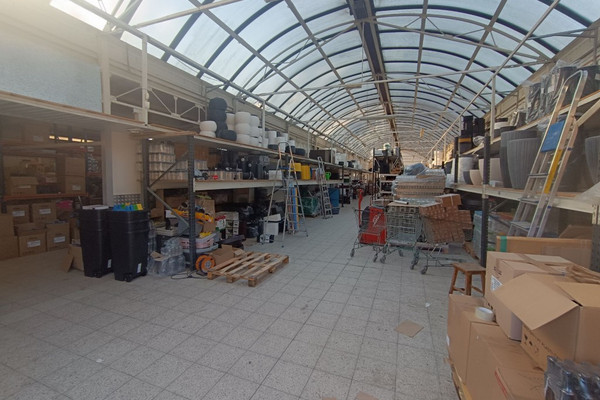 Lokal, 700 m²