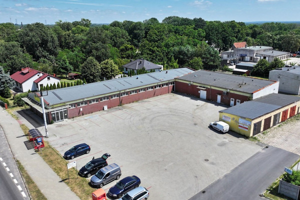 Комерційне приміщення, 875 m²