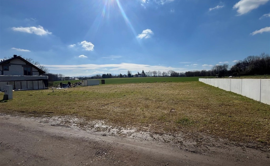 Działka na sprzedaż - Widok 2