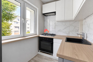 3 POKOJE (48 m2) NA 2 PIĘTRZE W NISKIM BLOKU