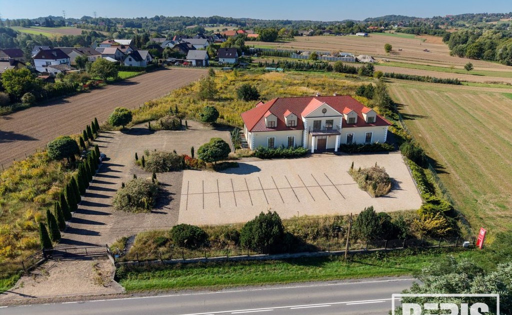 Nieruchomość komercyjna na sprzedaż - Widok 2
