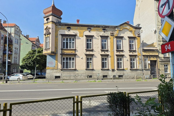 Nieruchomość komercyjna na sprzedaż