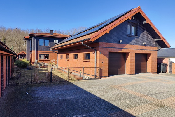 Hus, 368 m², grund 1384 m²