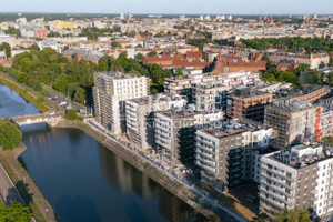 3 pokoje | Balkon z bocznym widokiem na Odrę