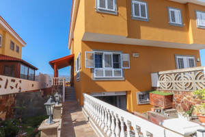 Dom na sprzedaż 182m2 Wyspy Kanaryjskie Las Palmas de Gran Canaria - zdjęcie 1