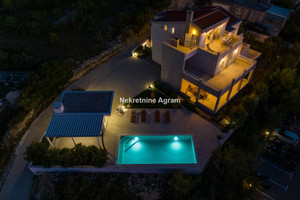 Dom na sprzedaż 400m2 Istarska Novigrad - zdjęcie 1