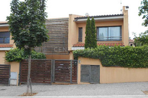 Dom na sprzedaż 133m2 Katalonia Girona - zdjęcie 1