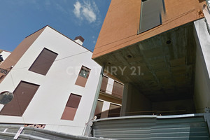 Dom na sprzedaż 240m2 Katalonia Girona - zdjęcie 2