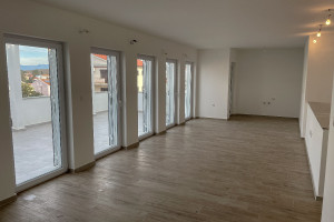 Mieszkanie na sprzedaż 80m2 Primorsko-goranska - zdjęcie 3