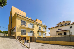 Dom na sprzedaż 272m2 Porto Maia - zdjęcie 1