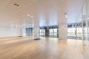 Komercyjne do wynajęcia 831m2 Katalonia Barcelona - zdjęcie 1