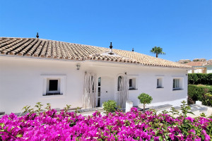 Dom na sprzedaż 258m2 Andaluzja Malaga Urb. Cerrado de Elviria - zdjęcie 1