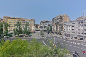 Mieszkanie na sprzedaż 79m2 Katalonia Barcelona - zdjęcie 2
