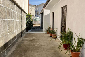 Dom na sprzedaż 305m2 Porto Marco de Canaveses - zdjęcie 1