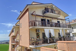 Mieszkanie na sprzedaż 82m2 via San Martino, - zdjęcie 1