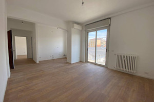 Mieszkanie na sprzedaż 60m2 Lombardia Bergamo Via Camozzi, - zdjęcie 1
