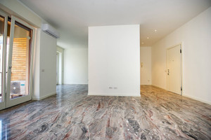 Mieszkanie na sprzedaż 140m2 Lombardia Bergamo Via XXIV Maggio, - zdjęcie 2