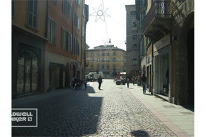 Komercyjne do wynajęcia 130m2 Lombardia Bergamo Via Venti Settembre - zdjęcie 1