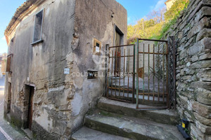 Dom na sprzedaż 37m2 Via San Donato,snc - zdjęcie 1