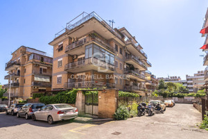 Mieszkanie na sprzedaż 108m2 Via Tommaso Bernetti - zdjęcie 1