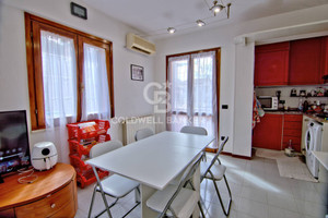 Mieszkanie na sprzedaż 60m2 Via Sant'Anna - zdjęcie 1