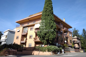 Mieszkanie na sprzedaż 157m2 Via Monte Cengio, - zdjęcie 2