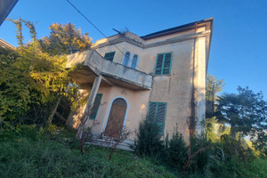 Dom na sprzedaż 300m2 Casalvieri - zdjęcie 1