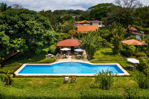 Dom na sprzedaż 5769m2 San José Home for investment with pool and Airbnb opportunity - zdjęcie 1