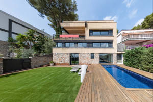 Dom na sprzedaż 255m2 Katalonia Barcelona - zdjęcie 1