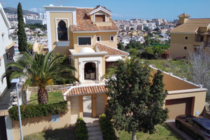 Dom na sprzedaż 455m2 Andaluzja Malaga Benalmadena - zdjęcie 1