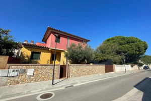 Dom na sprzedaż 211m2 Katalonia Girona - zdjęcie 1