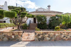 Dom na sprzedaż 290m2 Katalonia Tarragona - zdjęcie 1