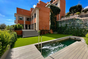 Dom na sprzedaż 585m2 Katalonia Barcelona - zdjęcie 1