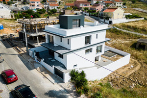 Dom na sprzedaż 209m2 Dystrykt Lizboński Vila Franca de Xira - zdjęcie 1