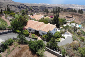 Dom na sprzedaż 158m2 Wyspy Kanaryjskie Santa Cruz de Tenerife - zdjęcie 1