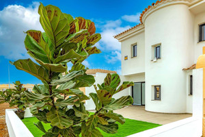 Dom na sprzedaż 97m2 Wyspy Kanaryjskie Santa Cruz de Tenerife - zdjęcie 1