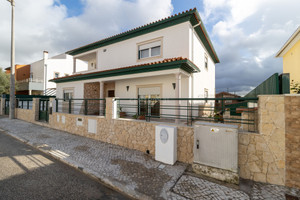 Dom na sprzedaż 232m2 Leiria Marinha Grande - zdjęcie 1