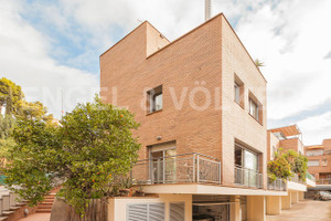 Dom na sprzedaż 181m2 Katalonia Barcelona - zdjęcie 2
