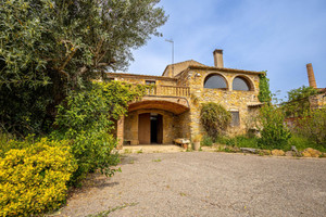 Dom na sprzedaż 961m2 Katalonia Girona - zdjęcie 1